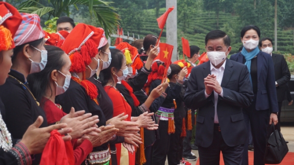 Đồng chí Trần Cẩm Tú dự Ngày hội Đại đoàn kết tại Lào Cai