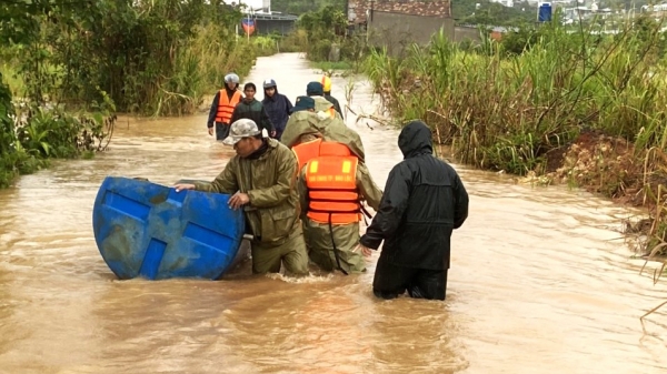 Nhiều khu dân cư ở Bảo Lộc bị ngập sâu sau mưa lớn