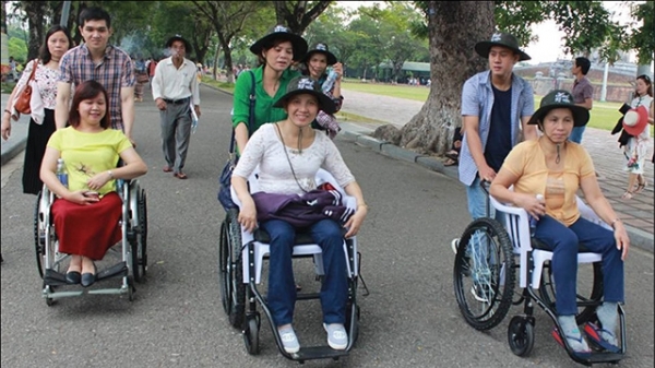 Hà Nội hỗ trợ 200 người khuyết tật bị ảnh hưởng do dịch bệnh Covid-19
