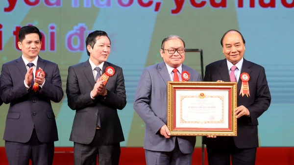 Hội Nông dân Việt Nam đón nhận Huân chương Hồ Chí Minh