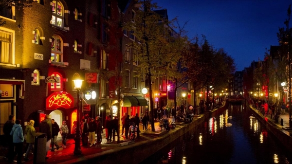 Amsterdam dự định di dời phố đèn đỏ nổi tiếng De Wallen