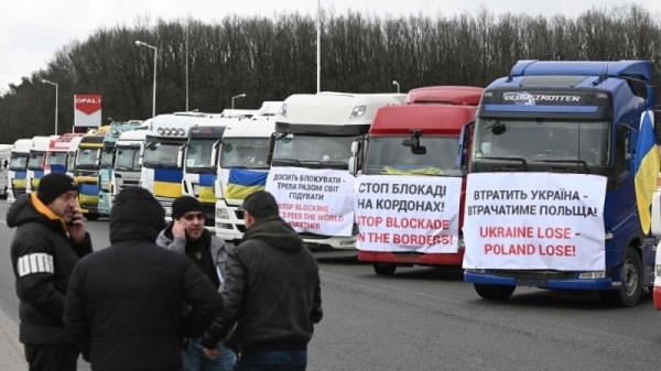 Ukraine dọa đáp trả việc nông dân Ba Lan phong tỏa biên giới