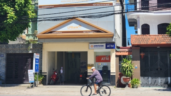 Cán bộ Ngân hàng Bưu điện Liên Việt chiếm đoạt tiền của khách