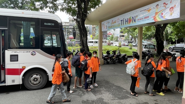 100 trẻ tham gia Trại hè đại sứ hàng Việt tí hon 2023