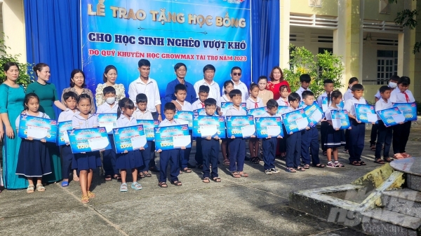 Quỹ khuyến học GrowMax chắp cánh ước mơ học sinh khó khăn Bình Thuận