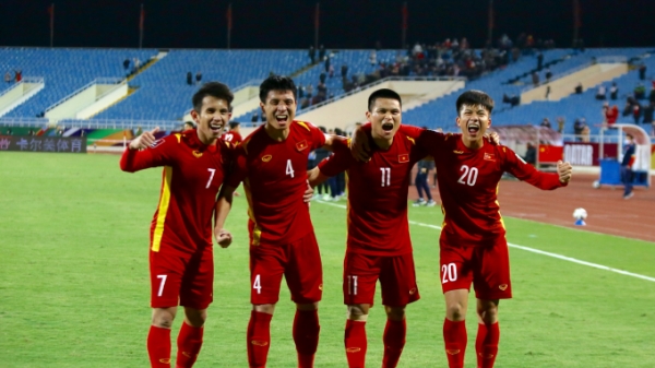 Đại thắng Trung Quốc, tuyển Việt Nam trở lại Top 100