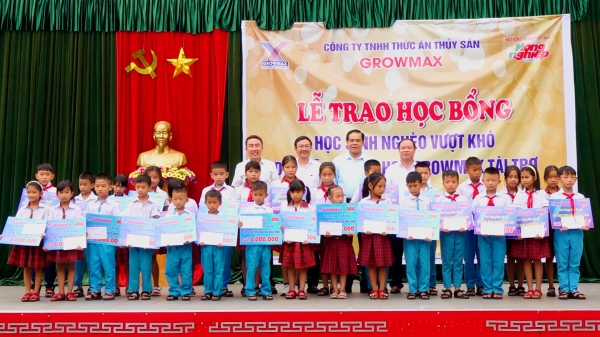 Quỹ Khuyến học Growmax hỗ trợ học sinh nghèo vượt khó tại miền Trung
