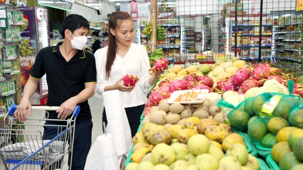 Hàng loạt siêu thị Hà Nội giảm giá ‘sập sàn’ nông sản, hàng tiêu dùng