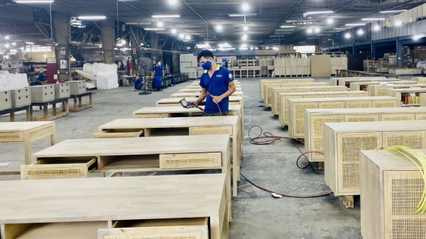 Gần 900 doanh nghiệp ngành gỗ dừng hoạt động