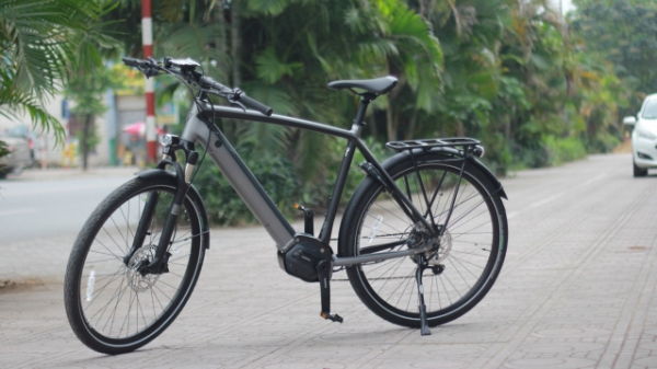 Xe đạp trợ lực điện Triumph đắt hơn SH150i 2021