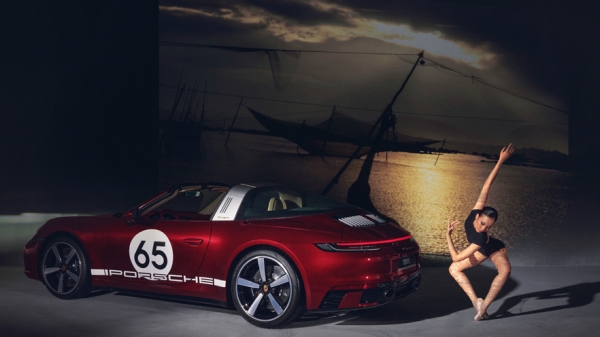 Porsche 911 Targa 4S Heritage 11,59 tỷ đồng lăn bánh tại Việt Nam
