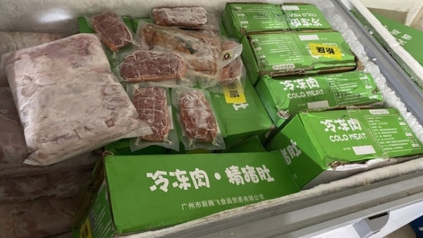 Phát hiện hơn 1 tấn gà, lợn, vịt không nguồn gốc ở Hà Nội