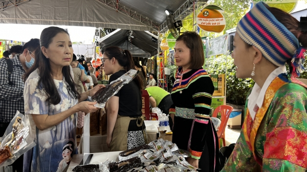 Phiên chợ Xanh - Tử tế thứ 300 có gì hấp dẫn người Sài Gòn?