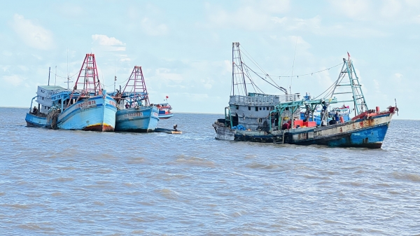 Đồn Biên phòng Khánh Hội kịp thời cứu vớt ngư dân trên tàu cá đang chìm