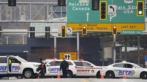 Xe sang phát nổ tại cửa khẩu Mỹ - Canada khiến giao thông tê liệt