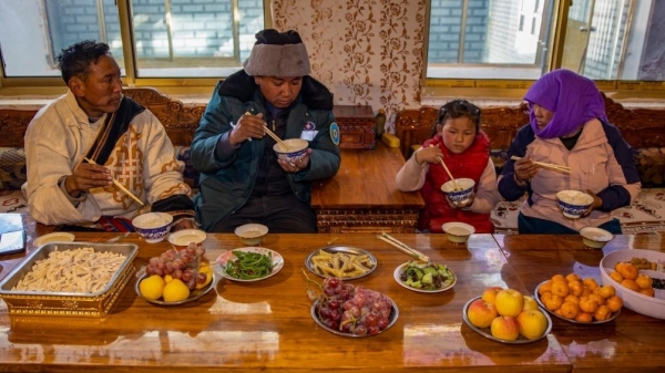 Trung Quốc đảm bảo thực phẩm cho người dân vùng cao nguyên xa xôi
