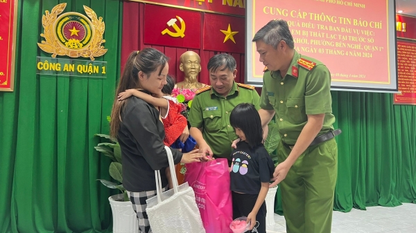 Giải cứu 2 bé gái bị bắt cóc ở phố đi bộ Nguyễn Huệ