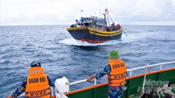 Handling fishing vessels that lose tracking connection