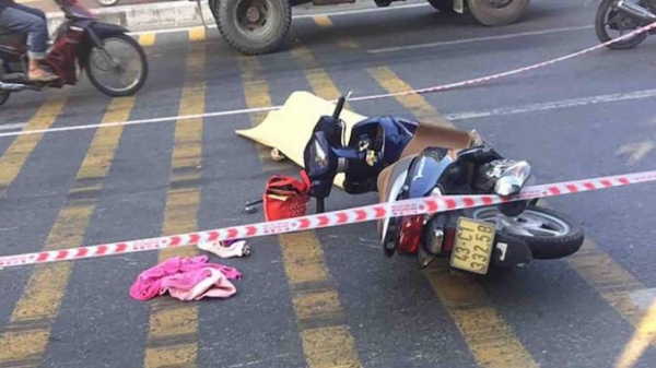 Một phụ nữ bị xe tải tông tử vong khi đi làm