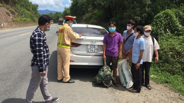 Phát hiện xe chở khách trốn khỏi Đà Nẵng trong thời gian giãn cách xã hội