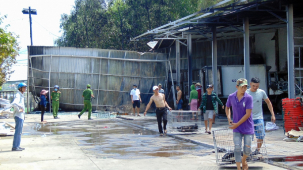 Quảng Nam: Cháy lớn tại nhà kho thủy sản