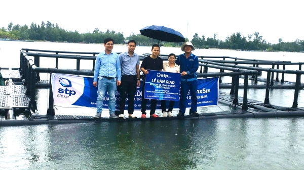 Bàn giao lồng HDPE cho người nuôi thủy sản Quảng Nam