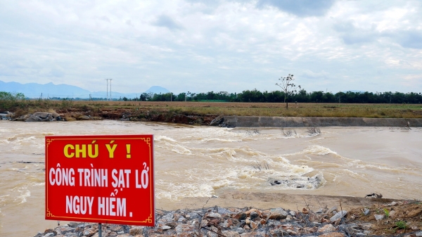 Quảng Nam có gần 100 điểm ven sông nguy cơ sạt lở cao