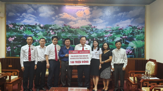 Cty CP Bảo hiểm Ngân hàng Nông nghiệp chung tay ủng hộ đồng bào miền Trung