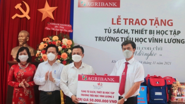Agribank Khánh Hòa hỗ trợ xây dựng 'Thư viện xanh' cho 2 trường ở TP.Nha Trang
