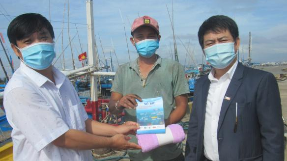 Sổ tay Giảm rác thải nhựa đại dương dành cho ngư dân