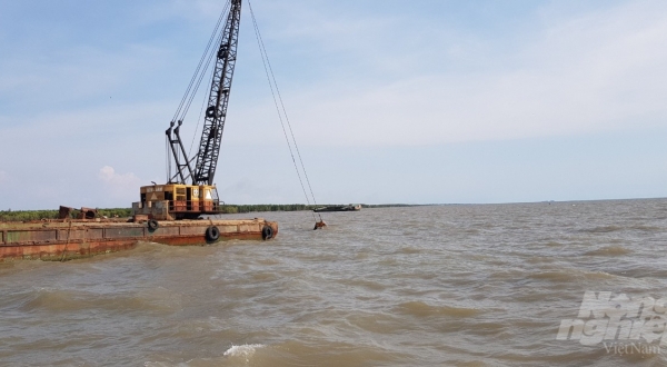 Cà Mau: Đã khắc phục tình trạng tàu cá mắc cạn ở cửa biển Khánh Hội