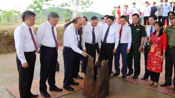 Thủ tướng Nguyễn Xuân Phúc dự lễ khởi công tuyến đường vào bãi cọc Cao Qùy