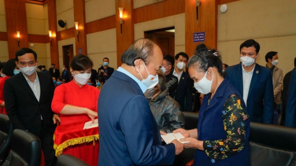 Chủ tịch nước Nguyễn Xuân Phúc thăm, chúc Tết người dân Hải Phòng