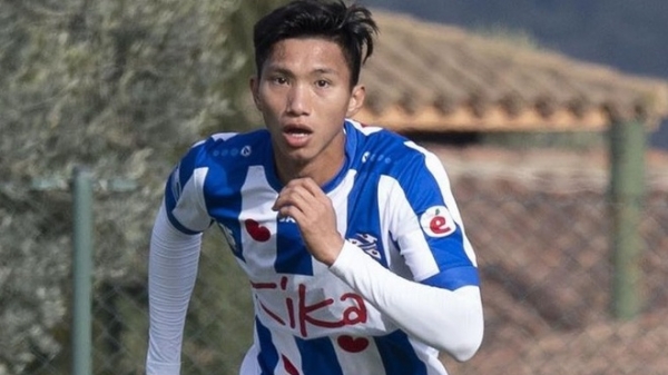 Văn Hậu tiếp tục đá trung vệ cho Jong Heerenveen