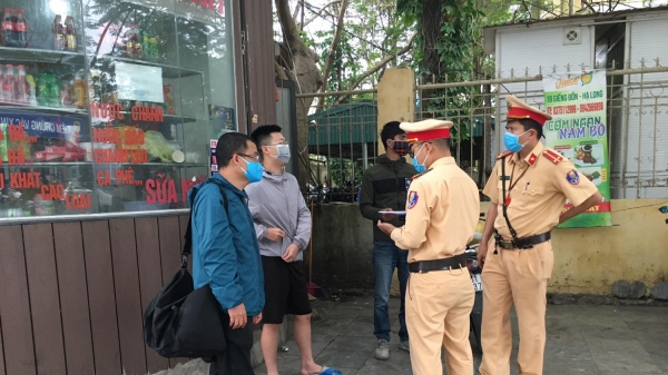 Quảng Ninh: 132 người bị phạt tiền vì không đeo khẩu trang nơi công cộng