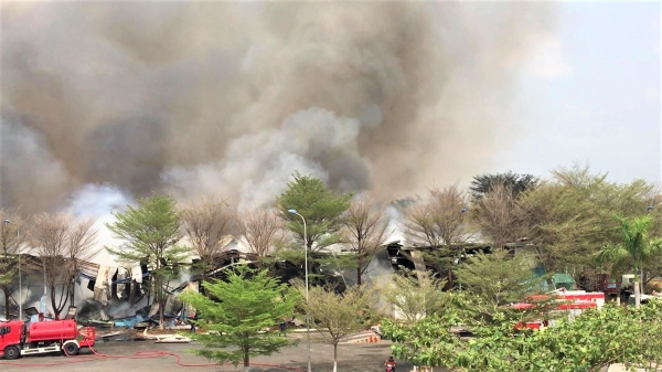 Cháy lớn tại khu công nghiệp thiệt hại khoảng 300 tỷ đồng