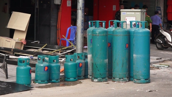 Nổ bình gas trên phố Cửa Nam, ba người nguy kịch