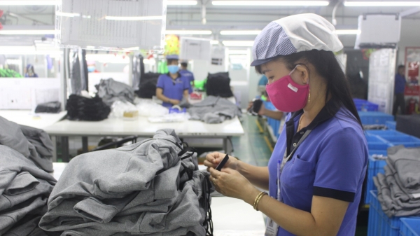 Sản xuất vải đang là 'nút thắt cổ chai' của dệt may Việt Nam
