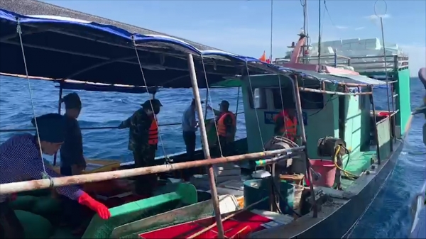 Bắt tàu cá Trung Quốc liên tiếp xâm phạm vùng biển Việt Nam