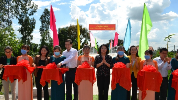 Phó Chủ tịch nước dự lễ khánh thành cầu kênh Phụng Thớt tỉnh Tiền Giang