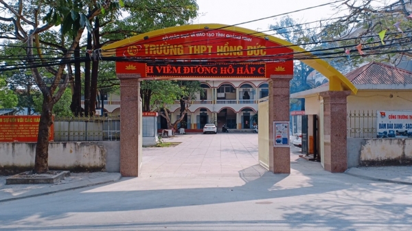 Quảng Ninh: Phụ huynh trường THPT Hồng Đức nộp tiền trong ấm ức