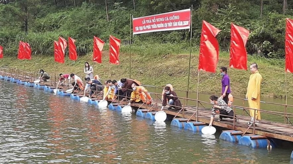 Lễ thả cá phóng sinh hồ Bản Chang
