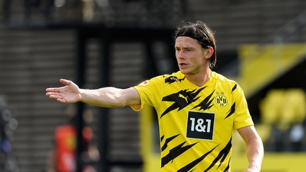 Borussia Dortmund từ chối bán hậu vệ Nico Schulz cho Man United