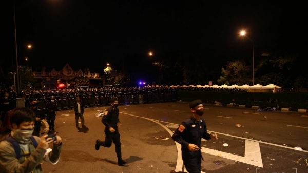 Thái Lan bắt 3 thủ lĩnh biểu tình để ngăn bạo lực