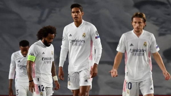 Real Madrid sụp đổ với hàng thủ thảm họa