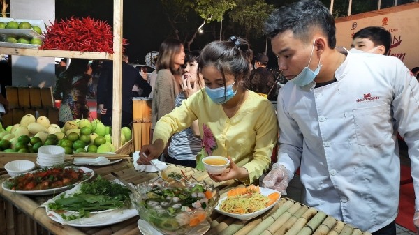 100 gian hàng đặc sản Made in Vietnam hội tụ tại hồ Hoàn Kiếm
