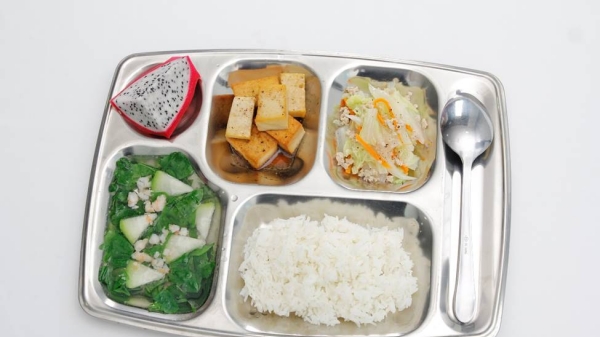 Cải thiện tình trạng dinh dưỡng trẻ em qua bữa ăn học đường