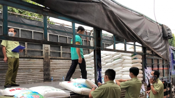 Bắt giữ 45 tấn bột ngọt Trung Quốc nghi nhập lậu