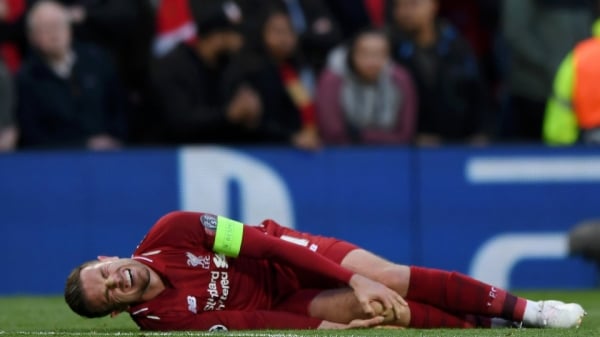 Liverpool thêm khủng hoảng: Đội trưởng nghỉ hết mùa, tạm biệt Euro 2020