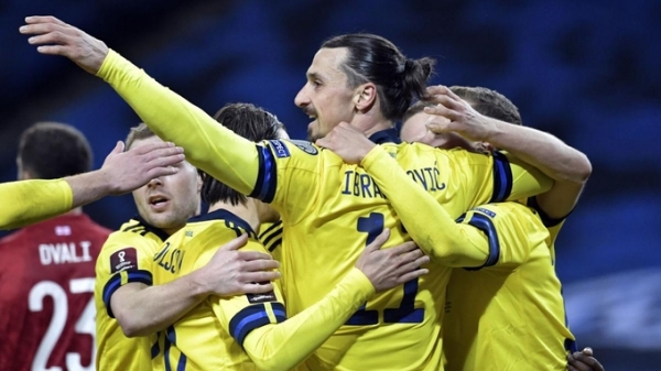 'Ông già' Zlatan Ibrahimovic tỏa sáng trong màu áo Thụy Điển